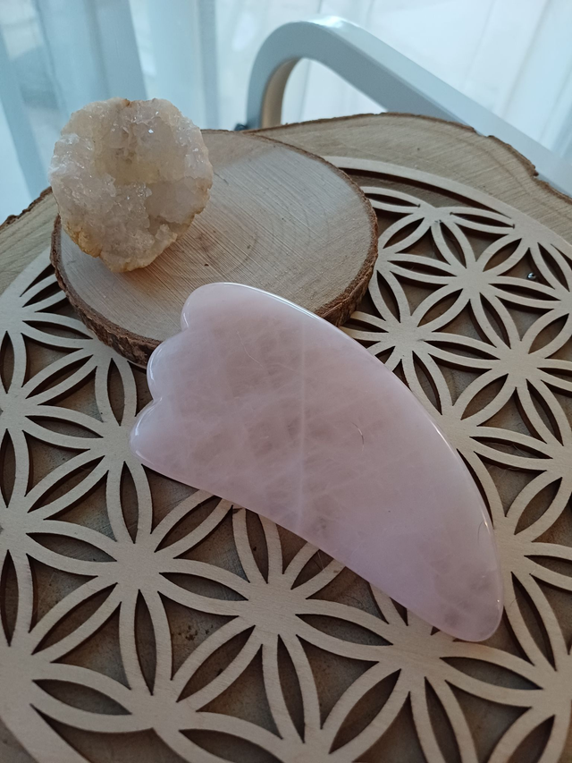 Gua Sha Quartz rose