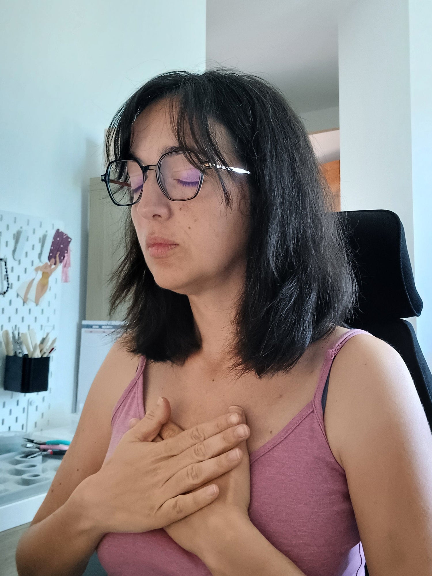 Mains de lumière (LA-HO-CHI)